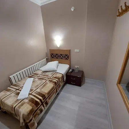 Hotel Uemit 2*